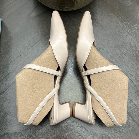 LIFESTRIDE Minimalist Slingback Pumps - Picture 7 of 12